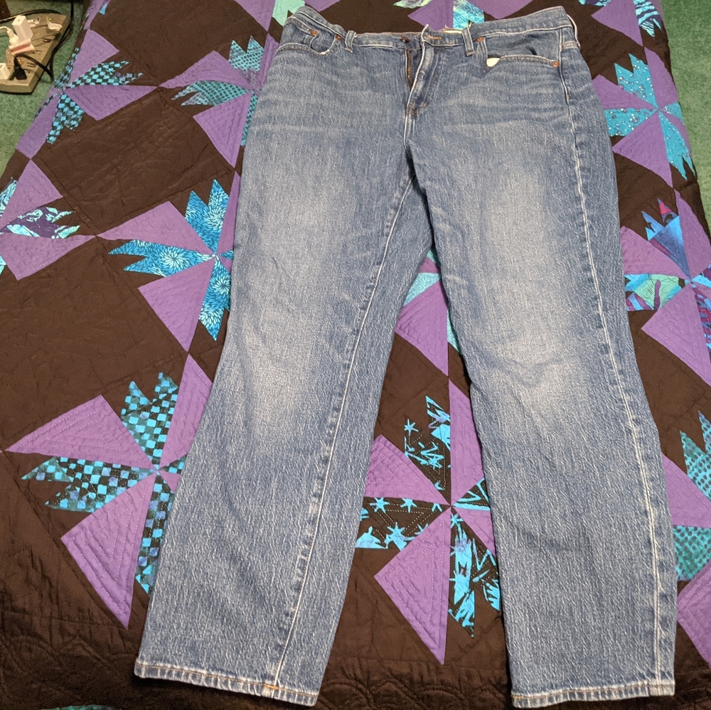 Madewell High-Rise Slim Boyjean in Moorland Wash, size 31 (SHOULD BE 32)